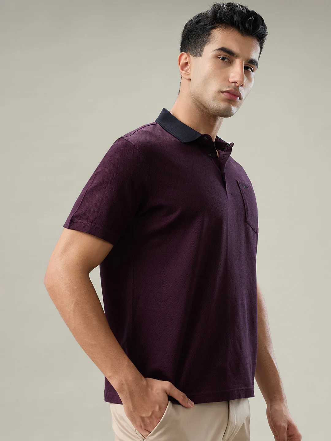 Park Avenue Men Red Structure Slim Fit Cotton T-shirt - Image 2