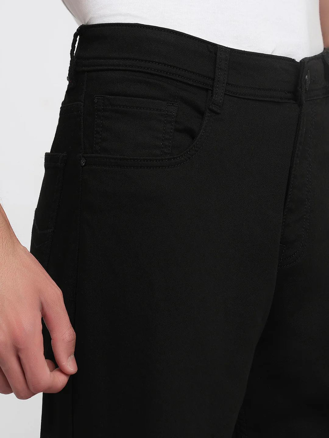 Park Avenue Men Regular Fit Solid Pattern Cotton Blend Flat Front Jeans - Image 6