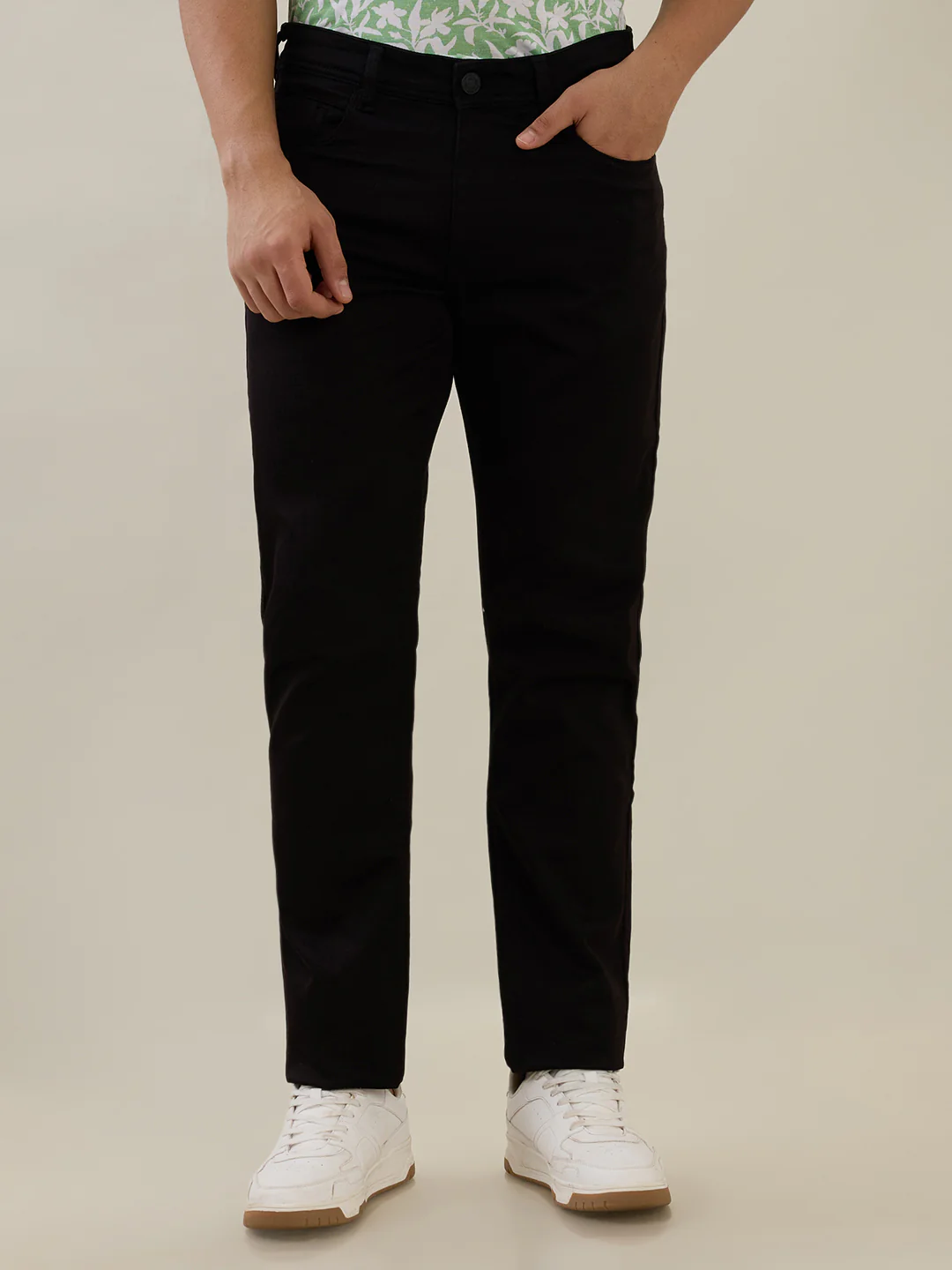Park Avenue Men Slim Fit Solid Pattern Cotton Blend Flat Front Jeans