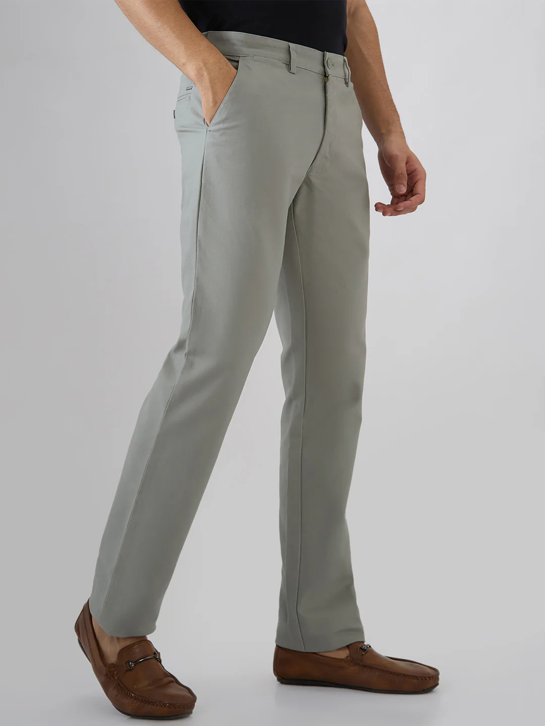 Park Avenue Men Slim Fit Solid Pattern Cotton Blend Flat Front Trouser - Image 2