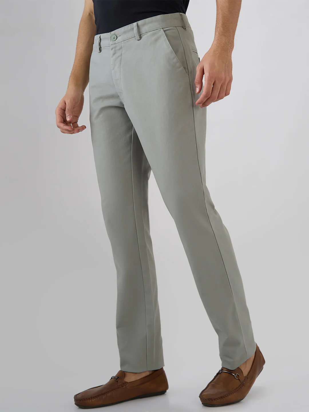 Park Avenue Men Slim Fit Solid Pattern Cotton Blend Flat Front Trouser - Image 3