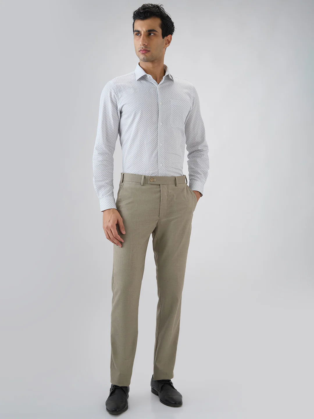 Park Avenue Men Slim Fit Solid Pattern Poly Viscose Blend Flat Front Trouser - Image 5