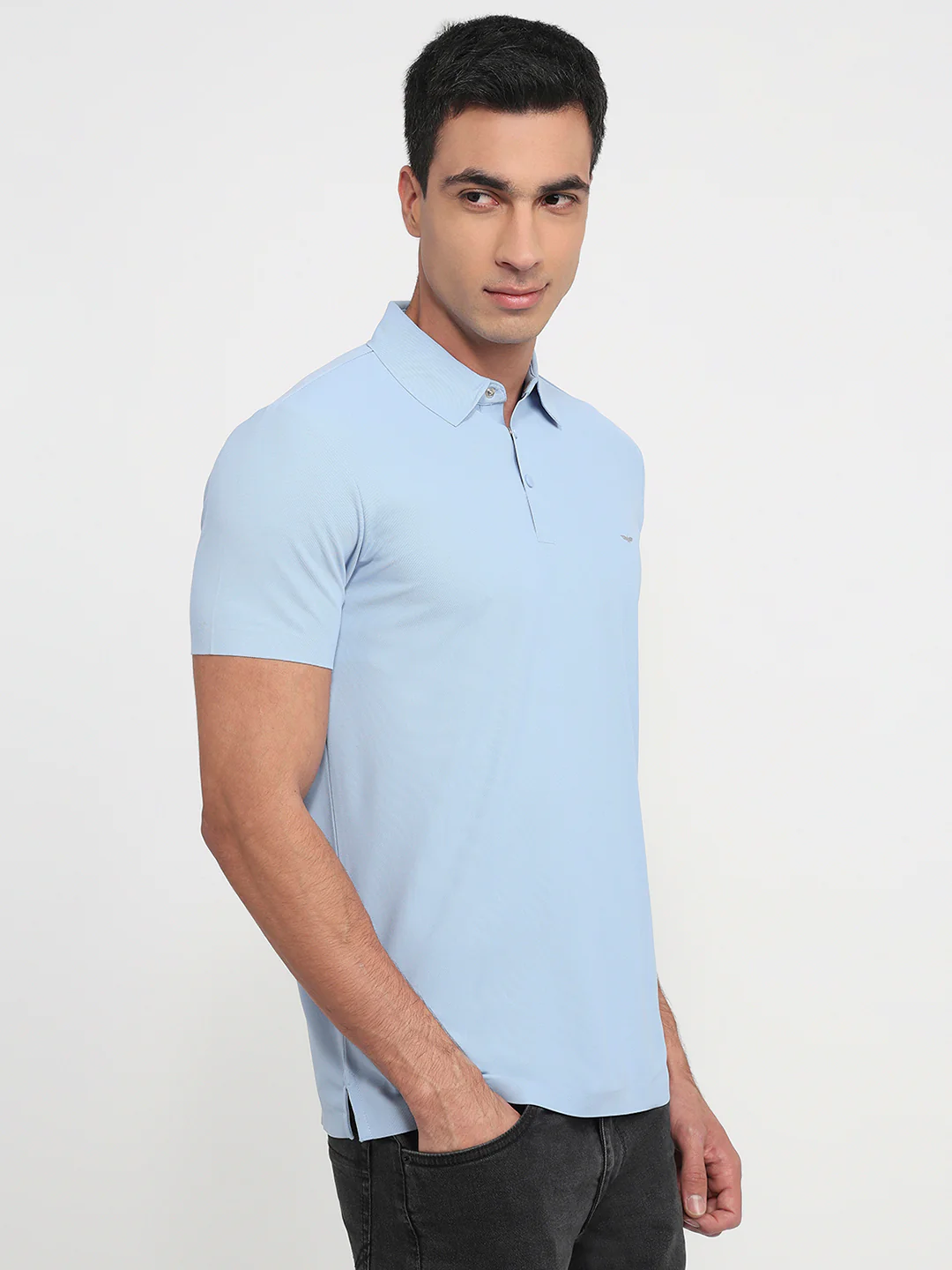 Park Avenue Men Slim Fit Solid Pattern Pure Polyester Half Sleeve T-Shirt - Image 3