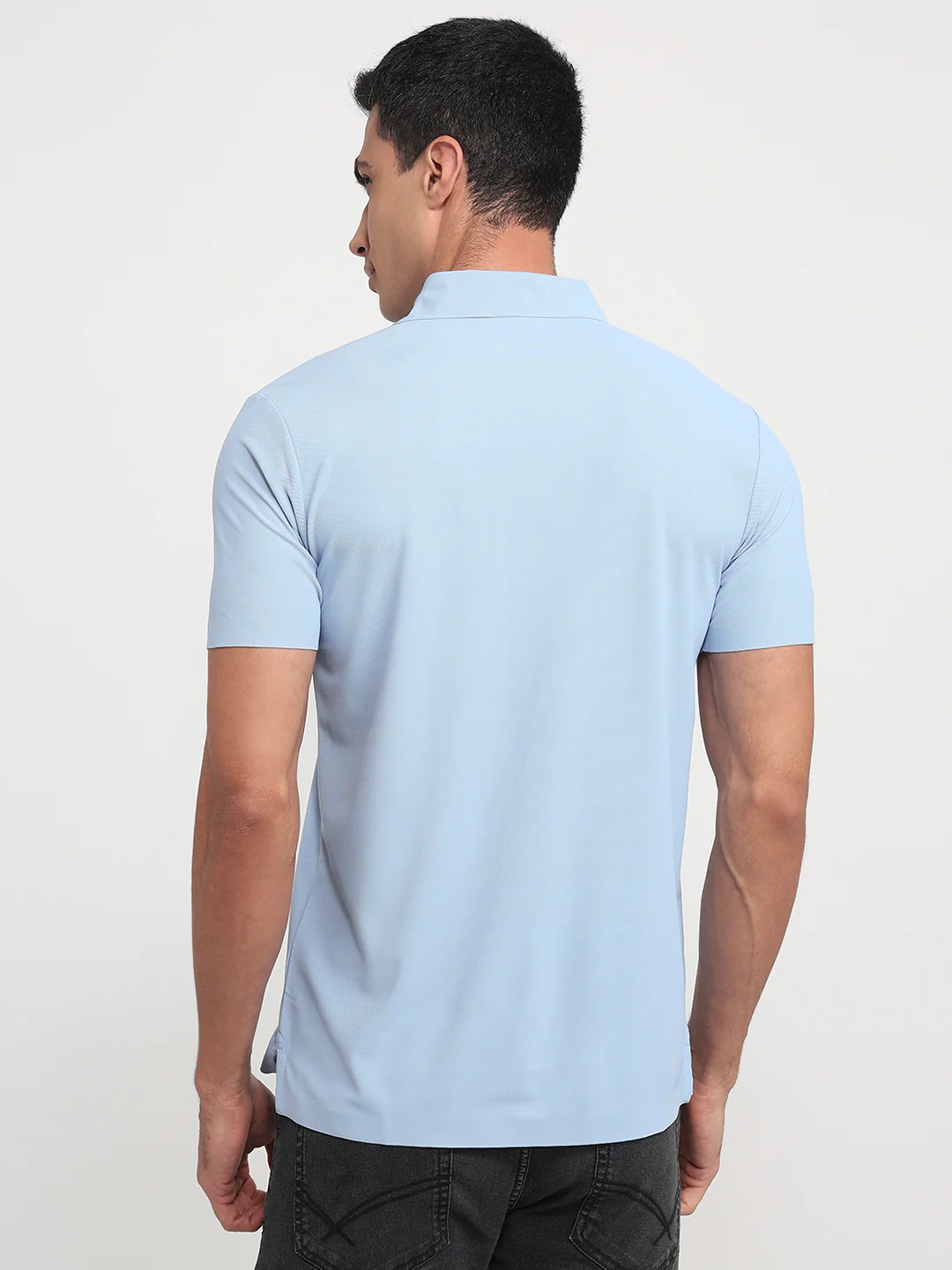 Park Avenue Men Slim Fit Solid Pattern Pure Polyester Half Sleeve T-Shirt - Image 4