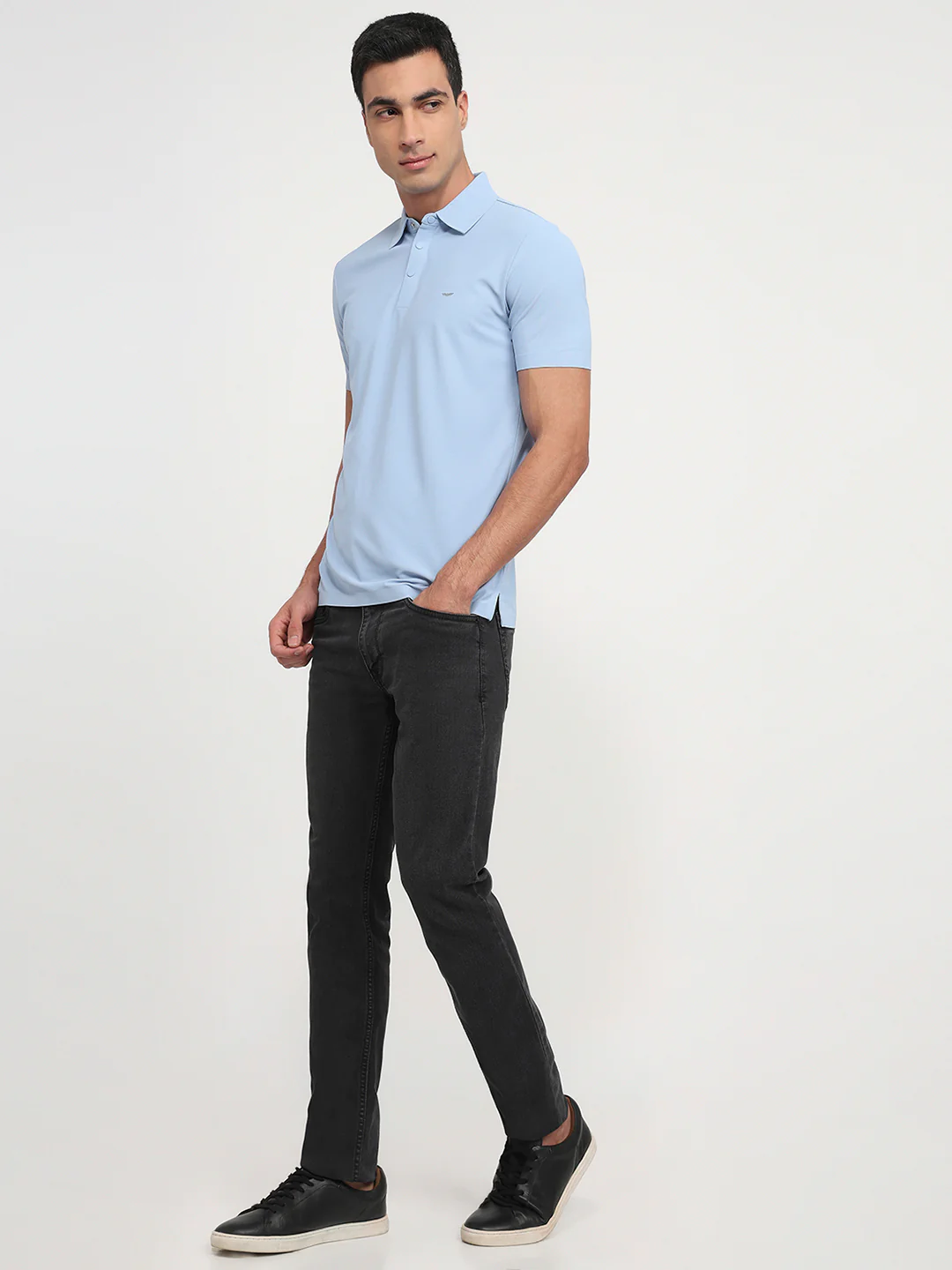 Park Avenue Men Slim Fit Solid Pattern Pure Polyester Half Sleeve T-Shirt - Image 5