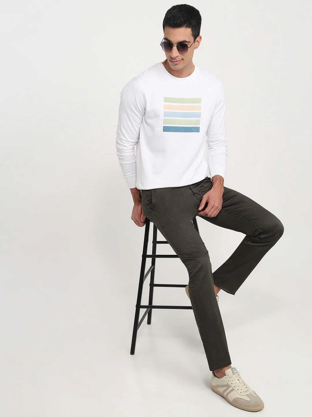 Park Avenue Men White Print Slim Fit Cotton Blend Sweatshirt - Image 5