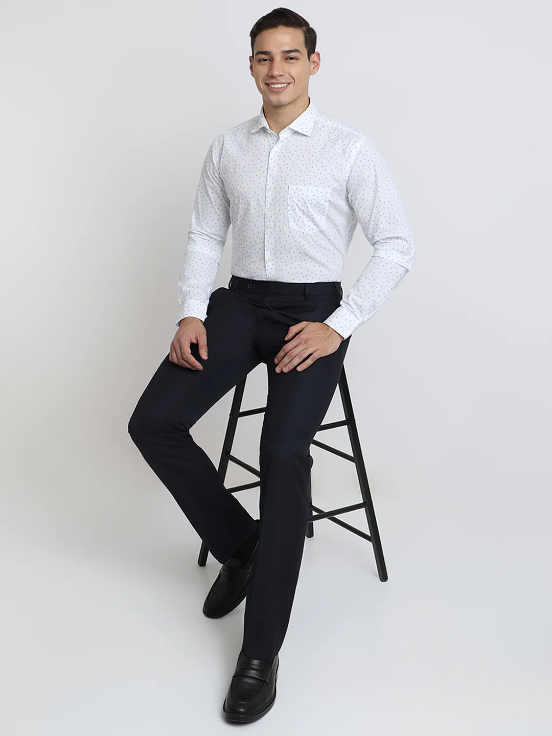 Park Avenue Men White Print Slim Fit Cotton Shirt - Image 5