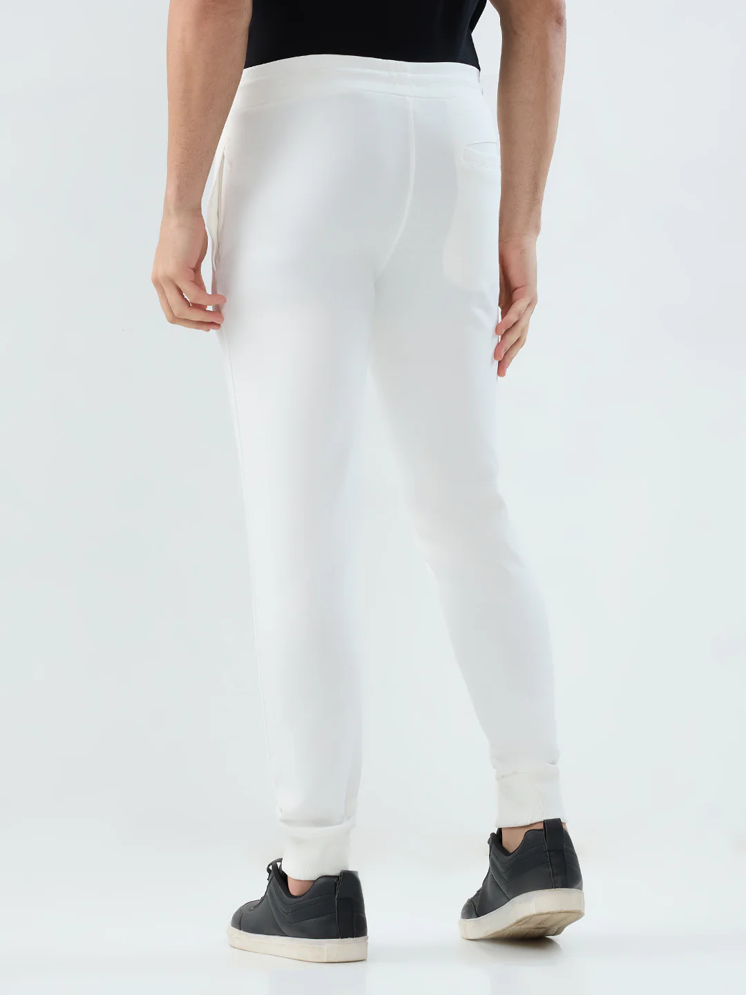 Park Avenue Men White Solid Slim Fit Cotton Blend Bottom Lowers - Image 4