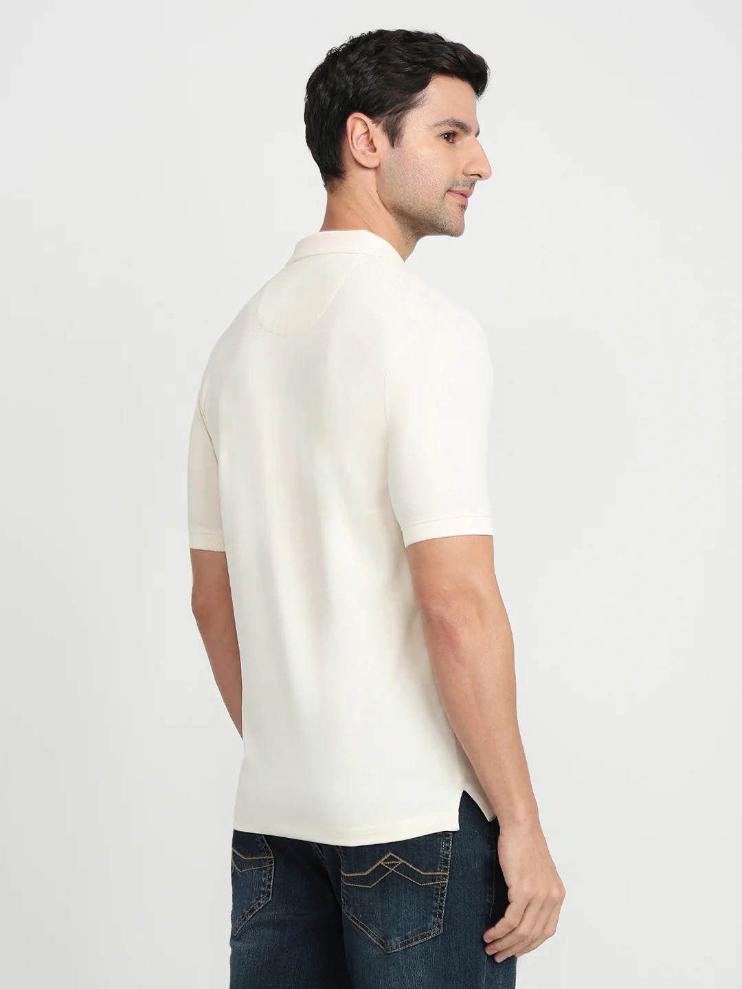 Park Avenue Men White Solid Slim Fit Cotton Blend Half Sleeve T-Shirt - Image 4