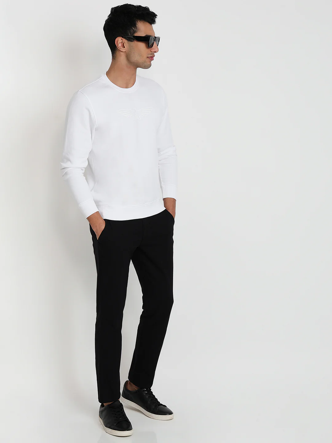 Park Avenue Men White Solid Slim Fit Cotton Blend Sweatshirt - Image 5