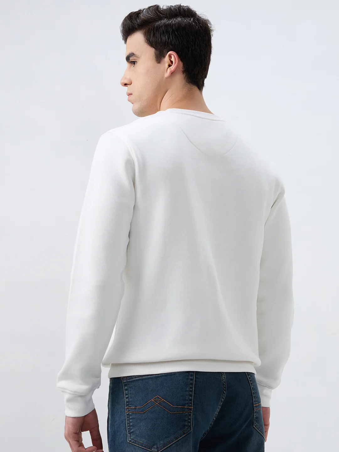 Park Avenue Men White Solid Slim Fit Cotton Blend Sweatshirt - Image 4