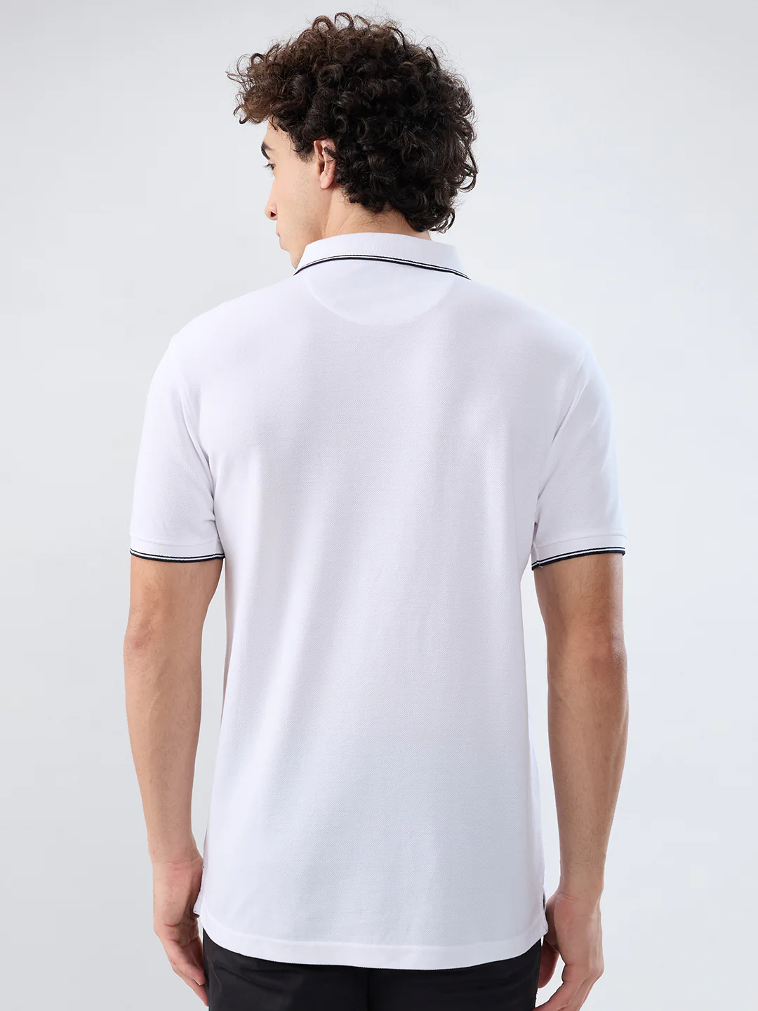 Park Avenue Men White Solid Slim Fit Cotton Blend T-shirt - Image 4
