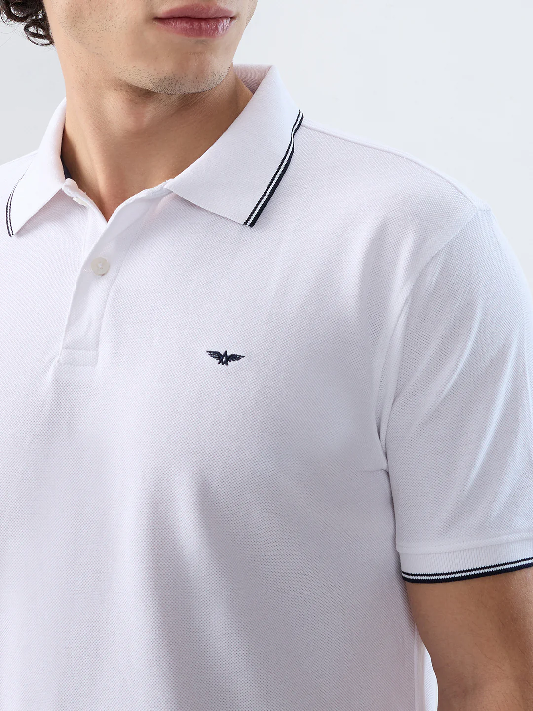 Park Avenue Men White Solid Slim Fit Cotton Blend T-shirt - Image 6
