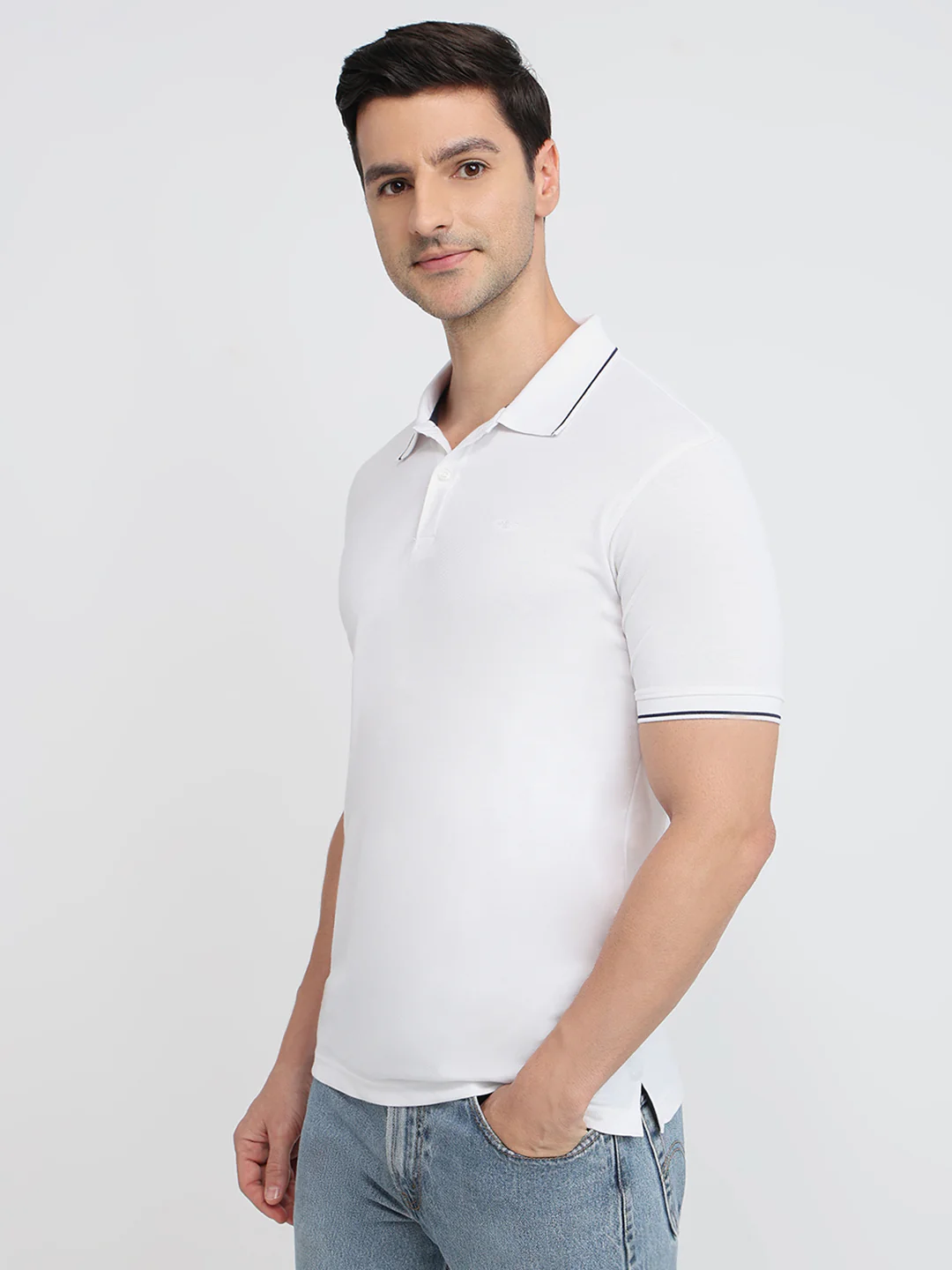 Park Avenue Men White Solid Slim Fit Cotton Blend T-shirt - Image 3