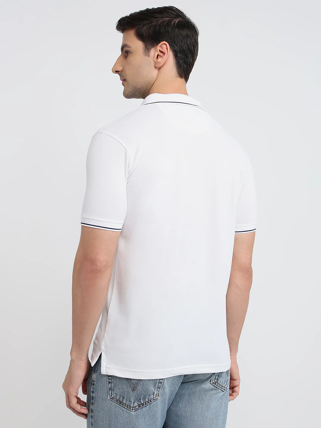 Park Avenue Men White Solid Slim Fit Cotton Blend T-shirt - Image 5