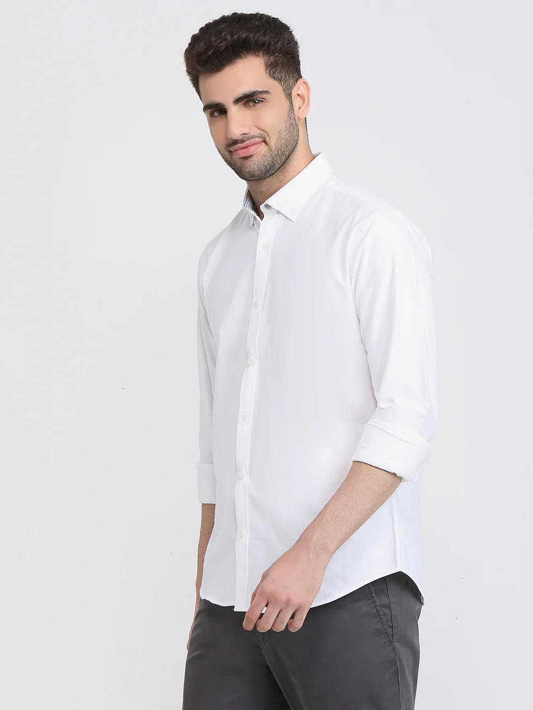 Park Avenue Men White Solid Slim Fit Cotton Full Sleeve Casual Shirt - Image 2