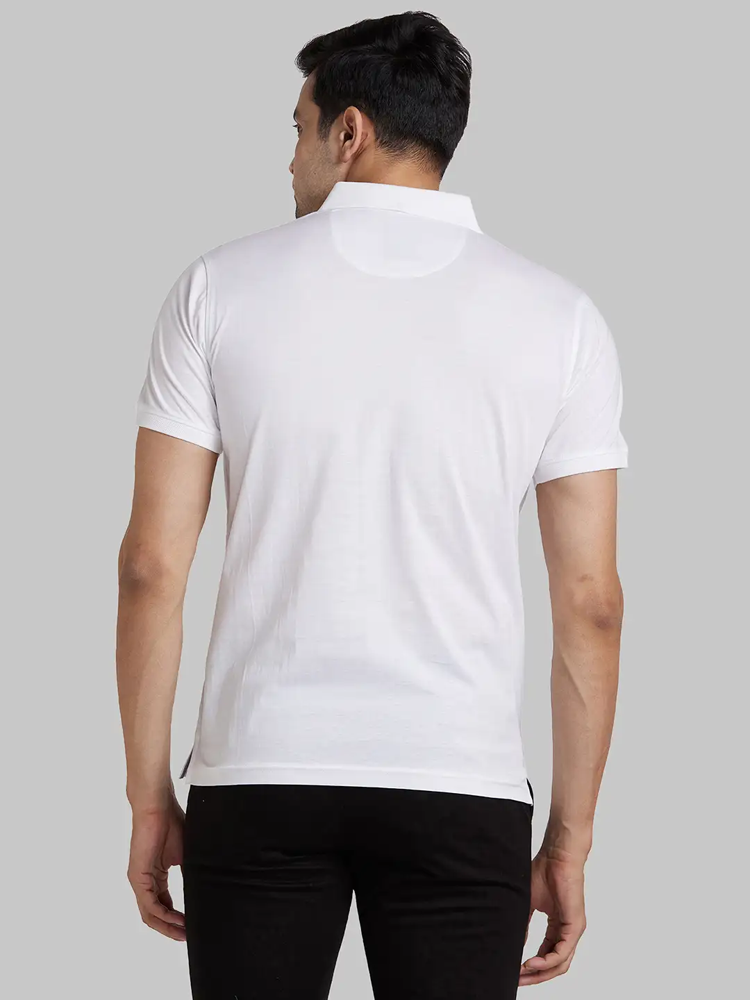 Park Avenue Men White Solid Slim Fit Cotton Round Neck T-Shirt - Image 4