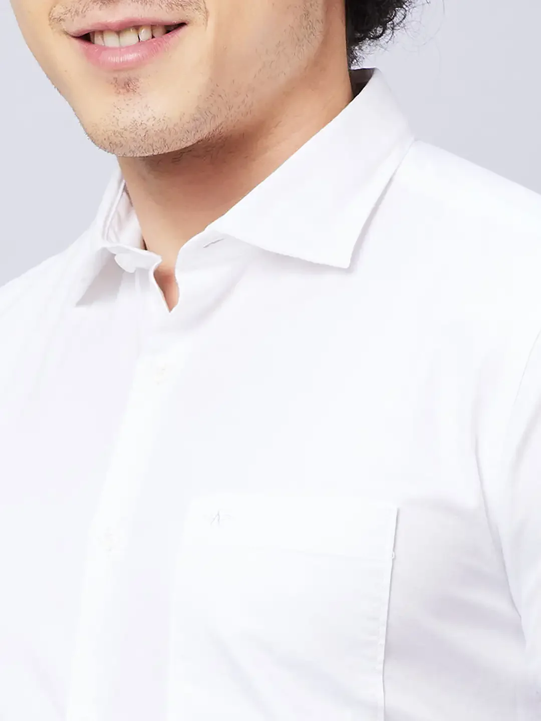 Park Avenue Men White Solid Slim Fit Cotton Shirts - Image 6