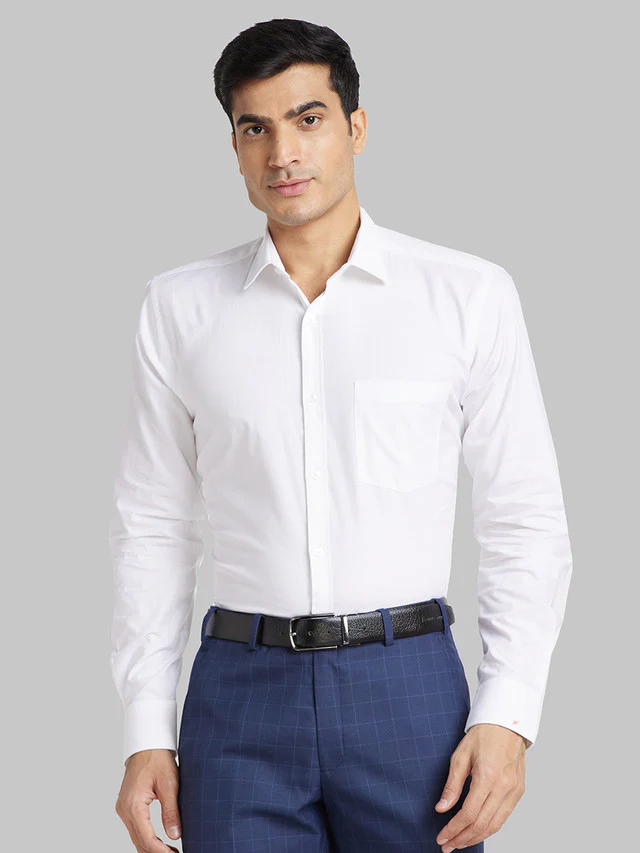 Park Avenue Men White Solid Slim Fit Full Sleeve Semi Cut Away Collar Shirt