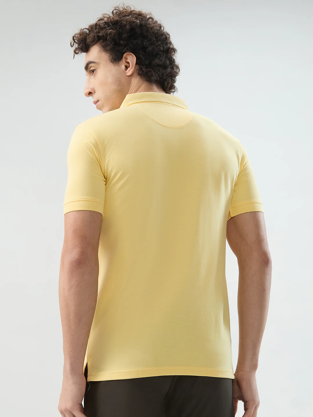 Park Avenue Men Yellow Solid Slim Fit Cotton Blend T-shirt - Image 5