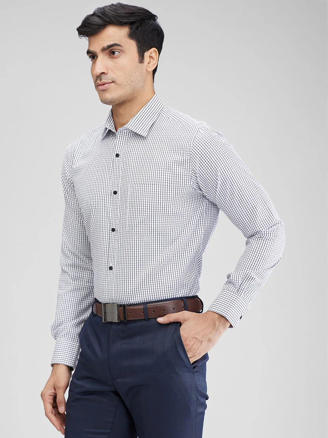 Park Avenue Men White Slim Fit Checks Formal Shirt - Image 3