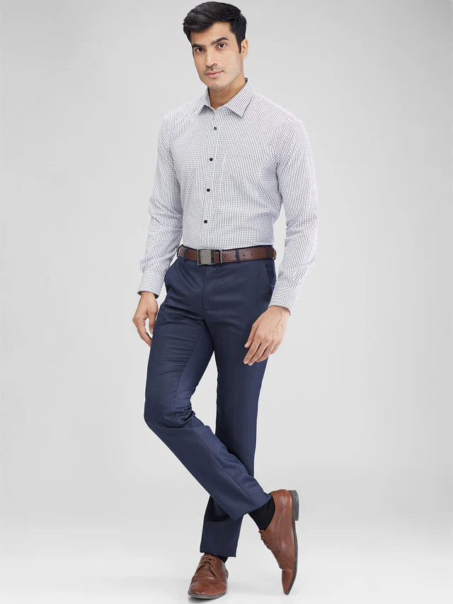 Park Avenue Men White Slim Fit Checks Formal Shirt - Image 5