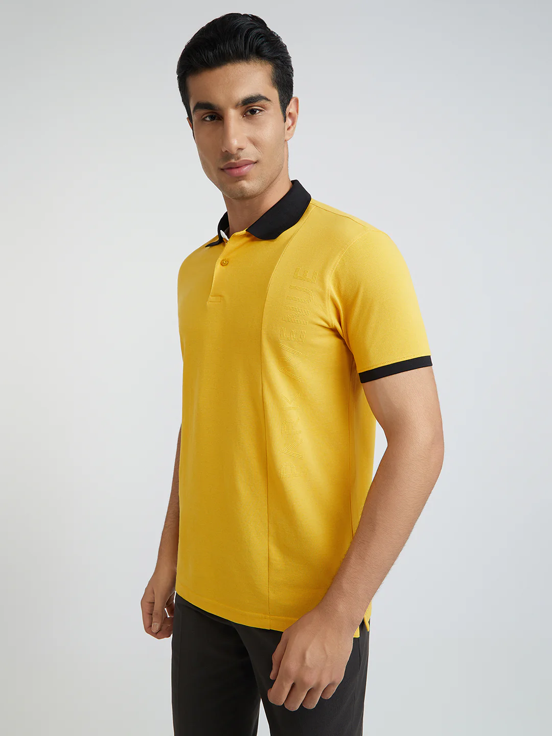 Park Avenue Yellow Solid Slim Fit Cotton Blend T-Shirt - Image 3