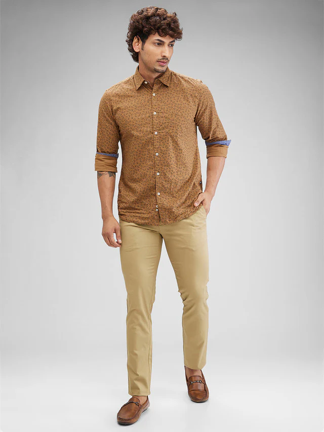 Parx Khaki Solid Low Rise Tapered Fit Cotton Blend Trouser - Image 5