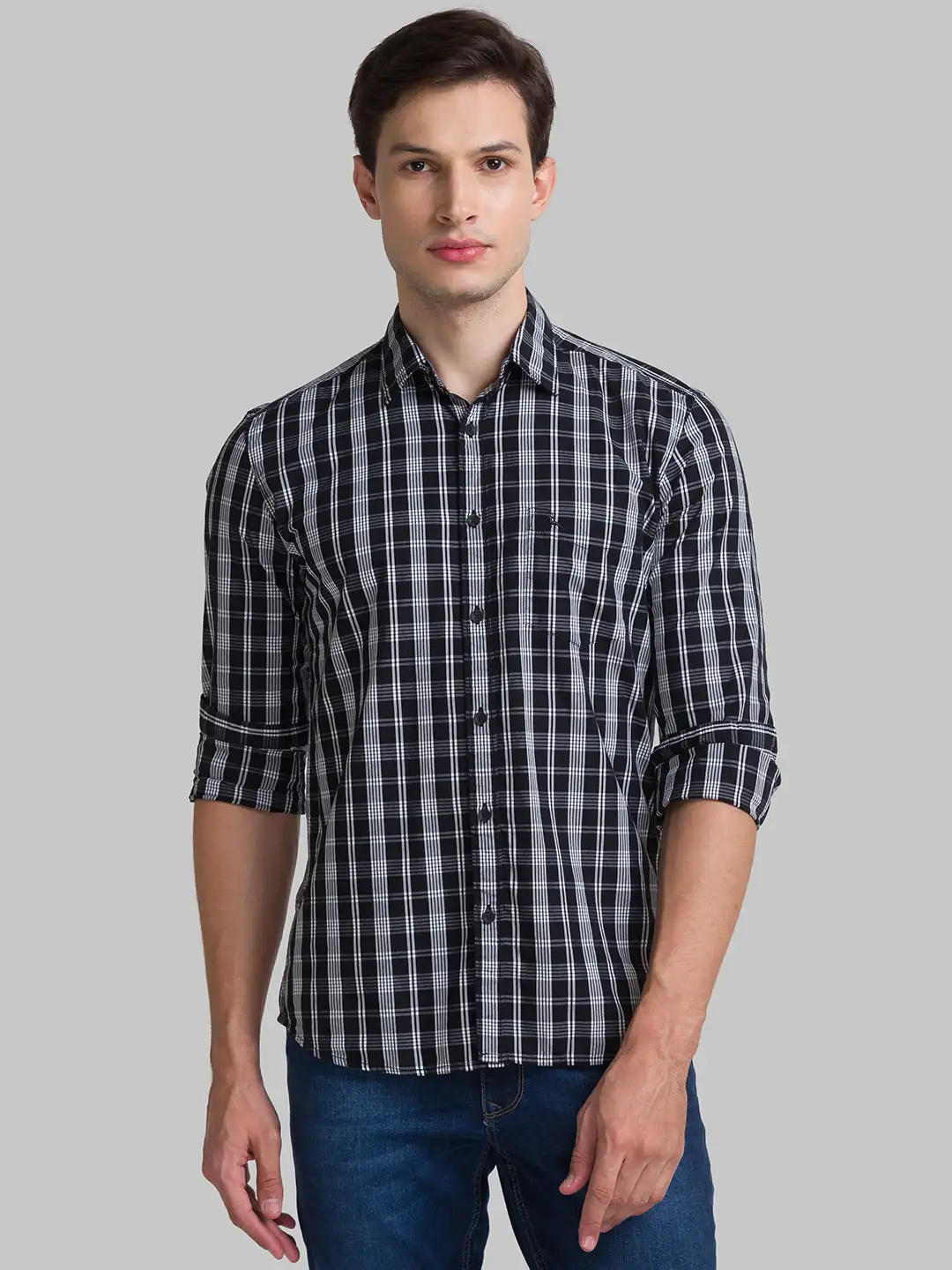 Parx Men Black Checks Slim Fit Cotton Full Sleeve Cutaway Collar Shirt