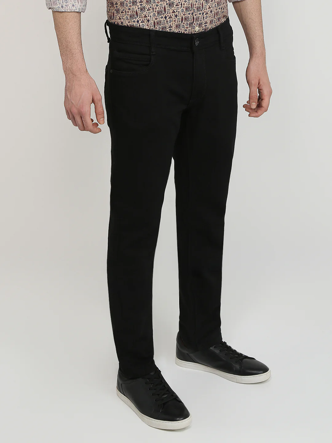 Parx Men Black Knitted Low Rise Tapered Fit Cotton Blend Jeans - Image 3