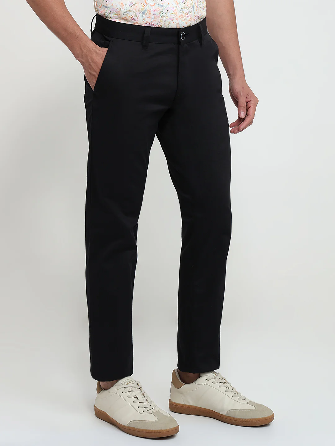 Parx Men Black Solid Low Rise Tapered Cotton Blend Trouser - Image 3