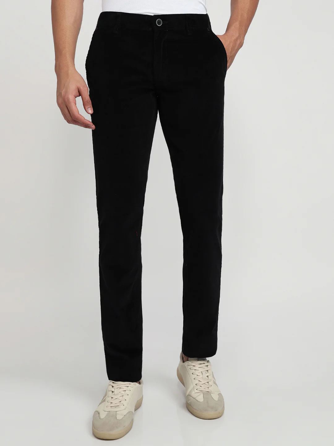 Parx Men Black Solid Low Rise Tapered Fit Cotton Blend Trouser