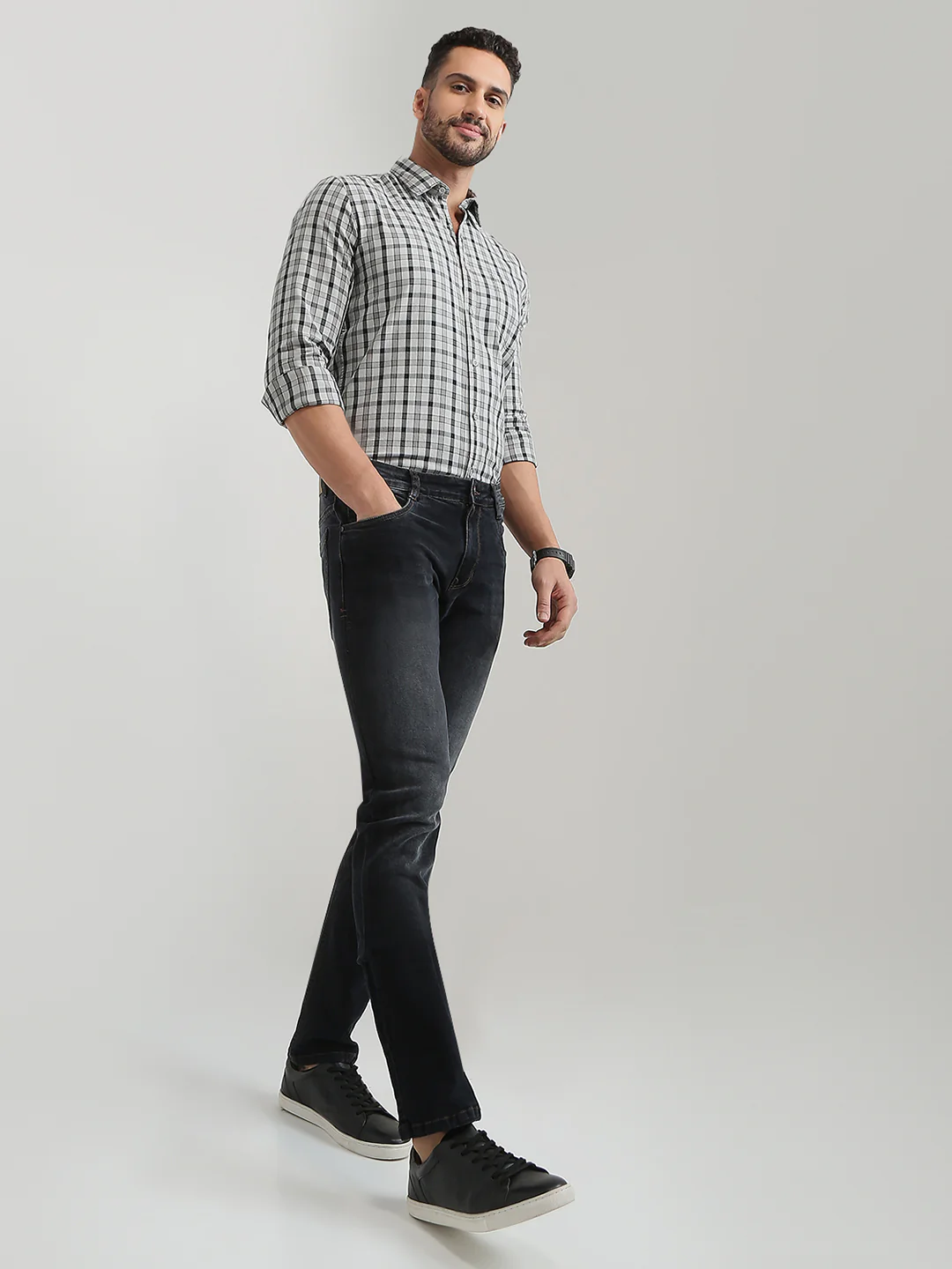 Parx Men Black Twill Low Rise Tapered Fit Cotton Blend Jeans - Image 5