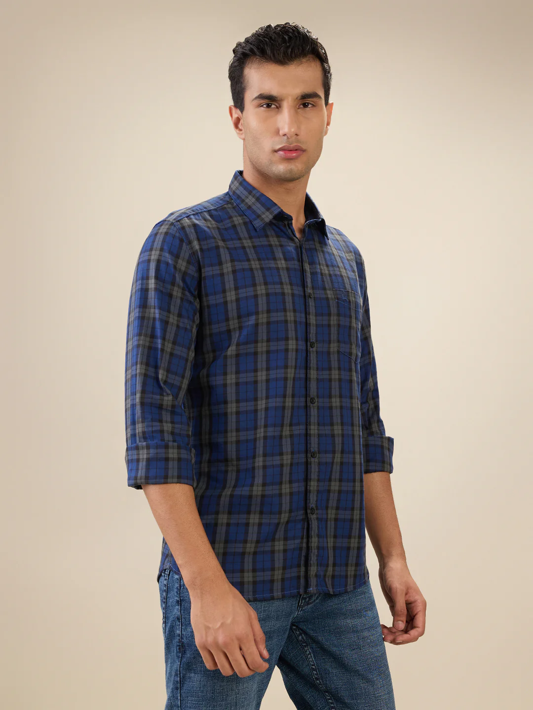 Parx Men Blue Checks Slim Fit Cotton Full Sleeve Cut Away Collar Casual Shirt - Image 3