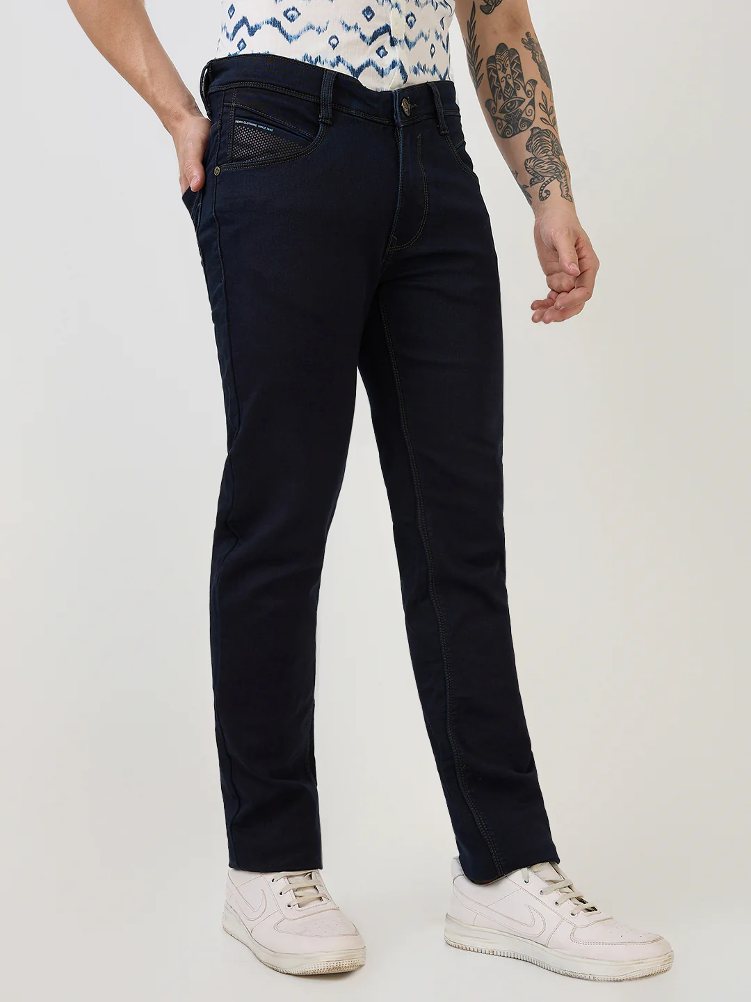 Parx Men Blue Knitted Low Rise Tapered Fit Cotton Blend Jeans - Image 3
