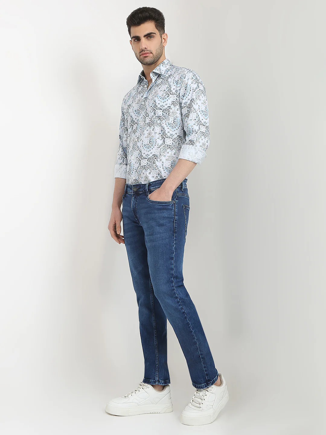 Parx Men Blue Knitted Low Rise Tapered Fit Cotton Blend Jeans - Image 5
