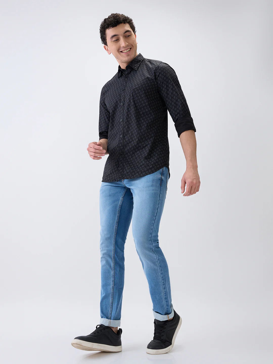 Parx Men Blue Knitted Low Rise Tapered Fit Cotton Blend Jeans - Image 5