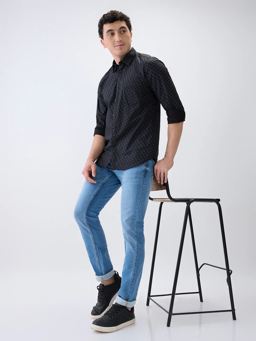 Parx Men Blue Knitted Low Rise Tapered Fit Cotton Blend Jeans - Image 6