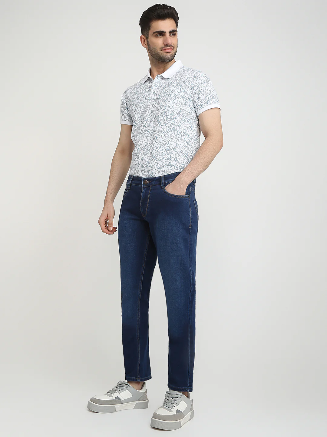Parx Men Blue Knitted Low Rise Tapered Fit Cotton Blend Jeans - Image 5