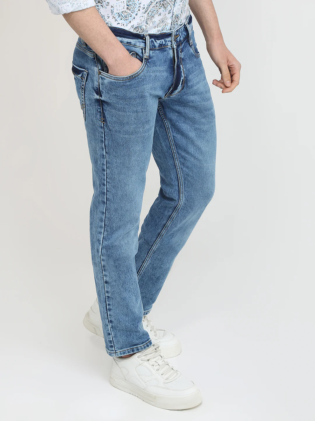 Parx Men Blue Knitted Low Rise Tapered Fit Cotton Blend Jeans - Image 3