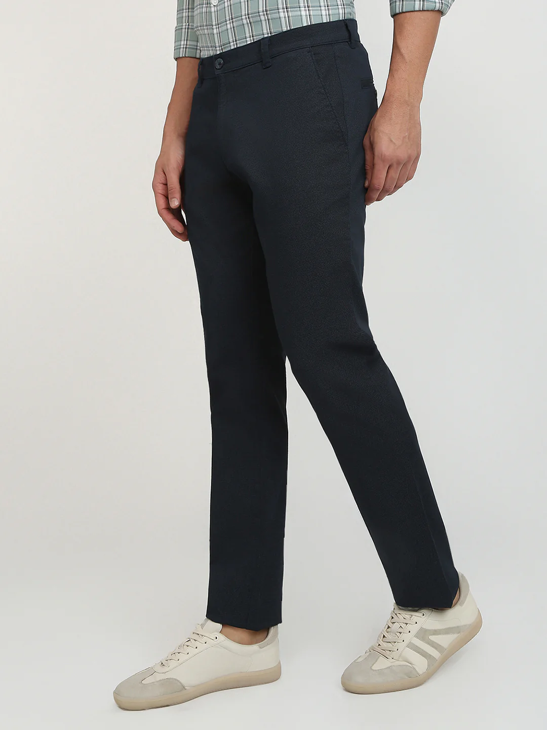 Parx Men Blue Printed Low Rise Tapered Fit Cotton Blend Trouser - Image 2