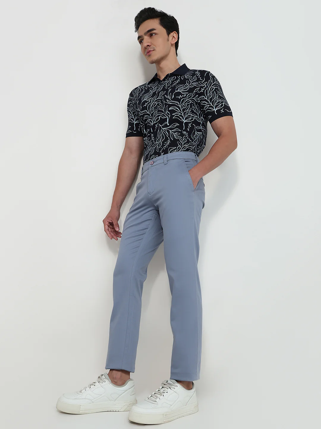 Parx Men Blue Solid Low Rise Tapered Fit Cotton Blend Trouser - Image 5