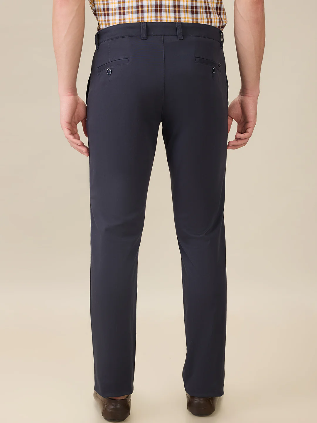 Parx Men Blue Solid Low Rise Tapered Fit Cotton Blend Trouser - Image 4