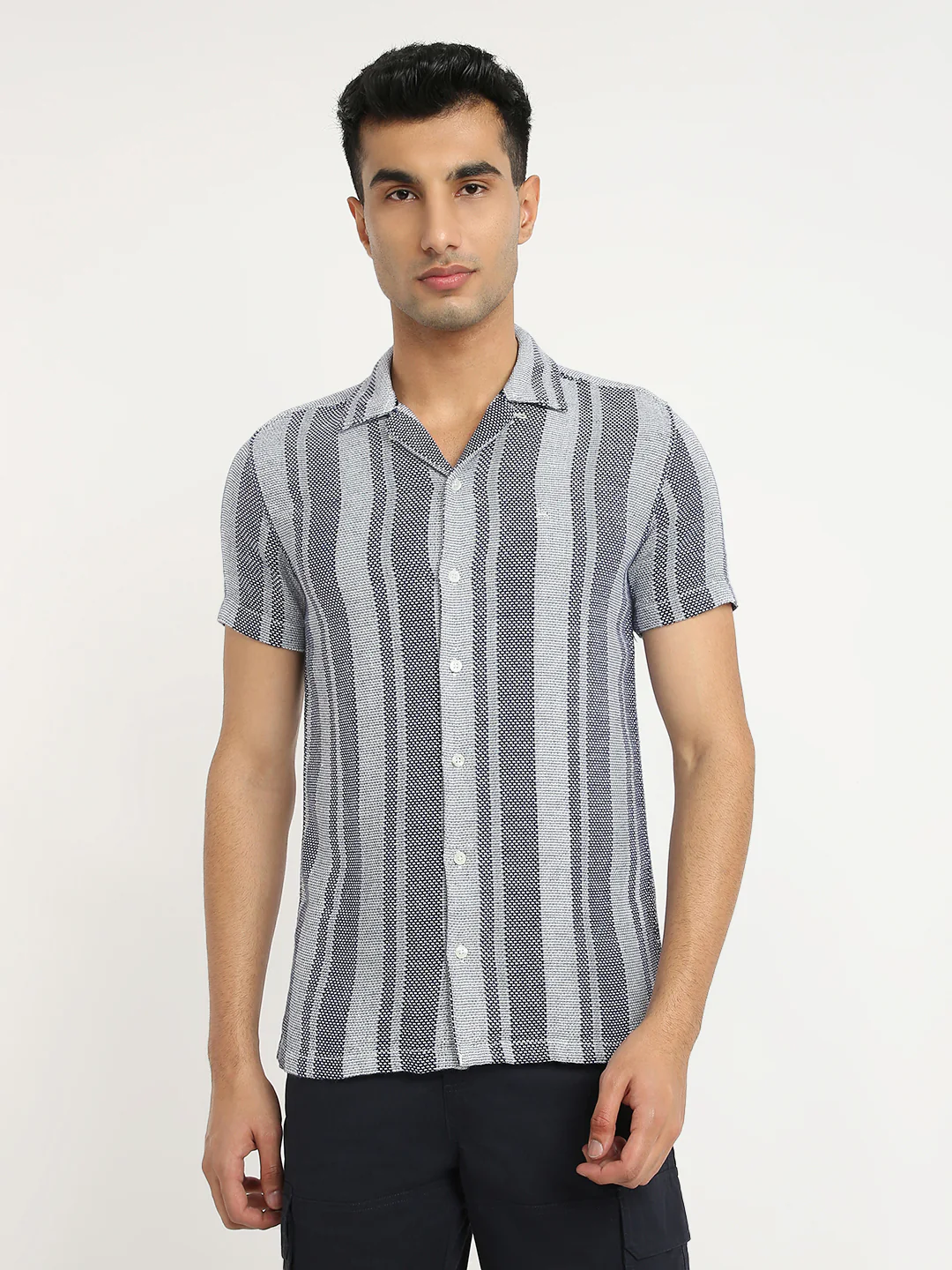 Parx Men Blue Stripe Slim Fit Cotton Casual Shirt