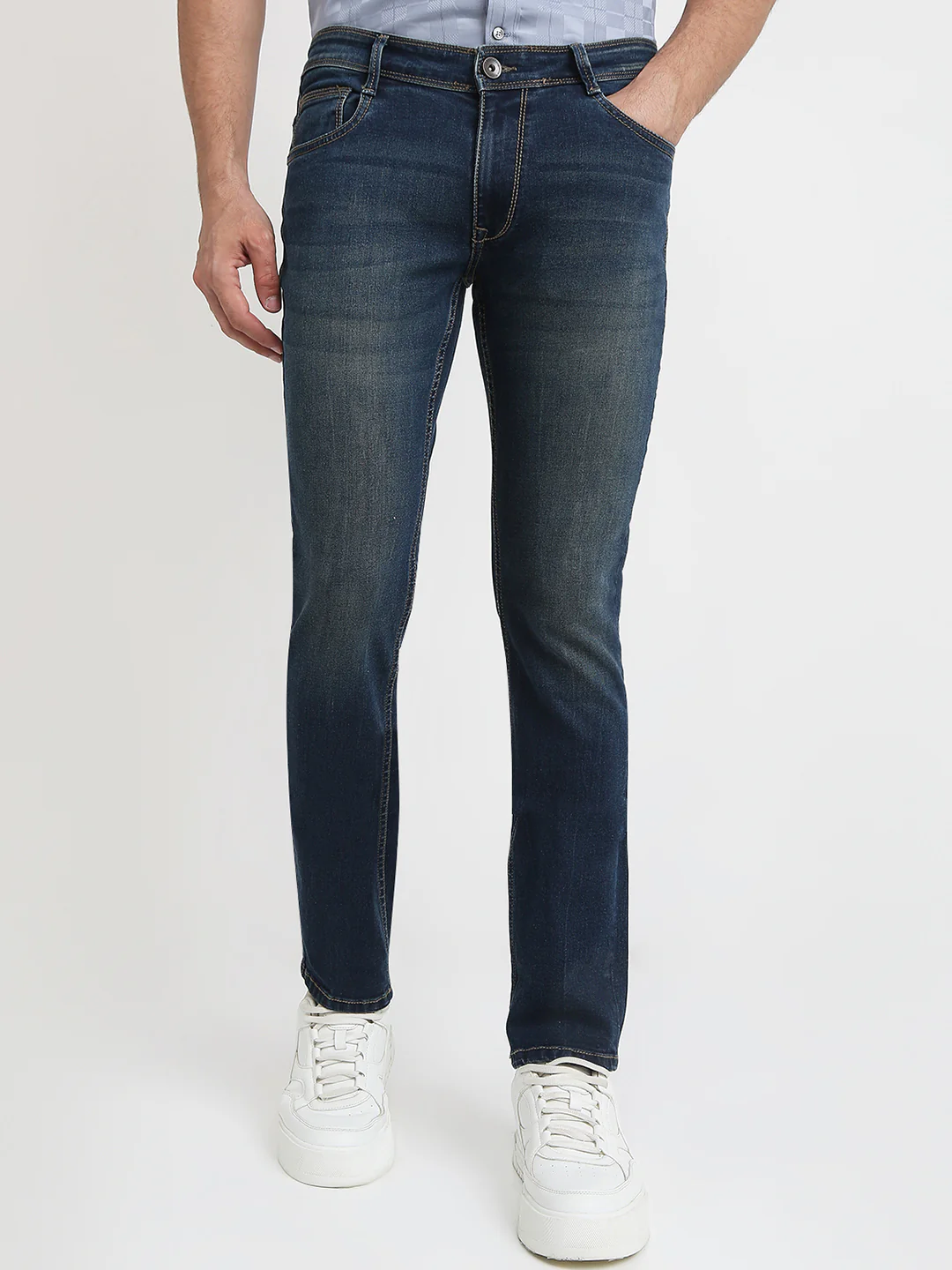 Parx Men Blue Twill Low Rise Tapered Fit Cotton Blend Jeans