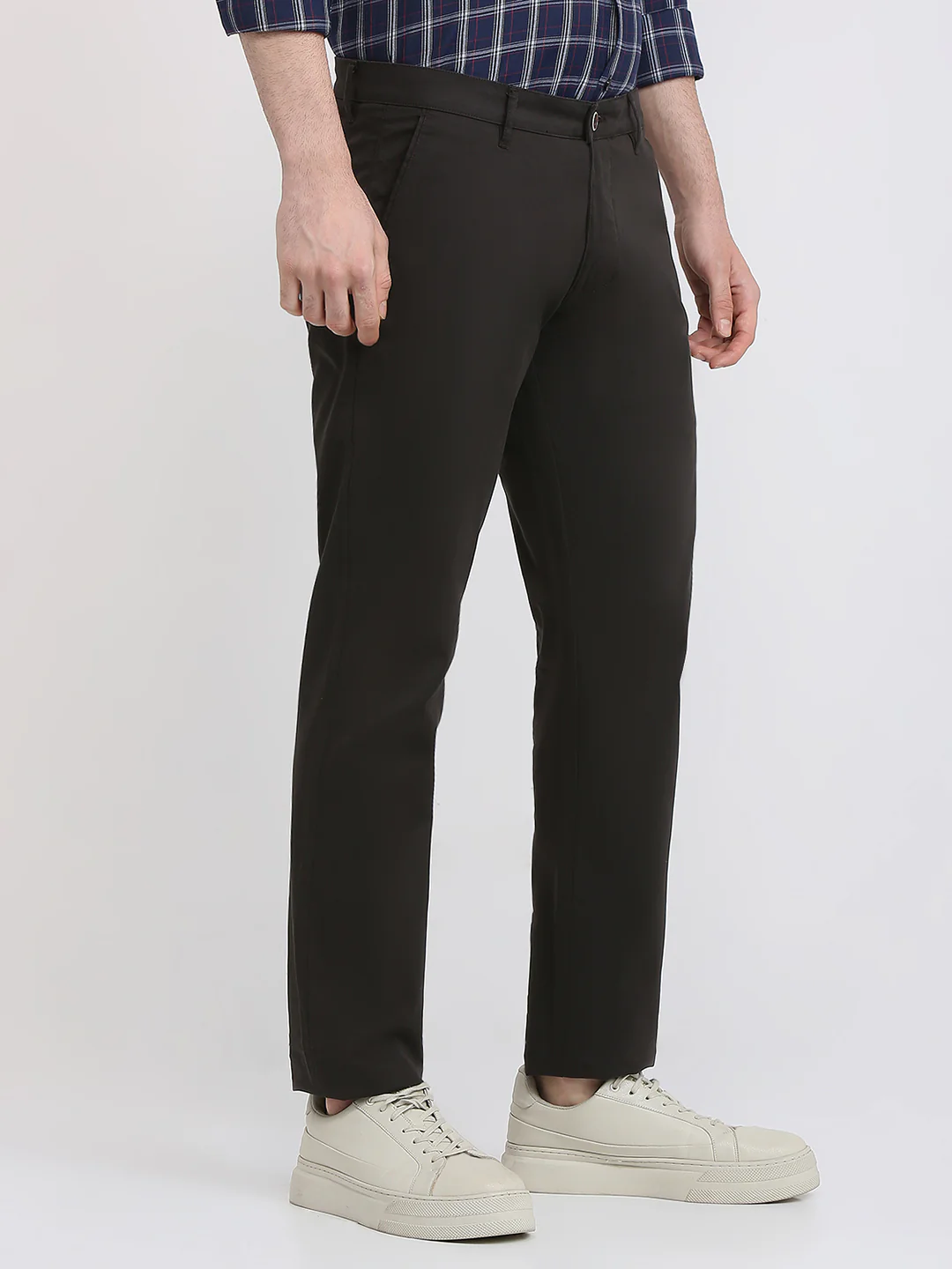 Parx Men Brown Solid Slim Tapered Fit Cotton Blend Trouser - Image 3