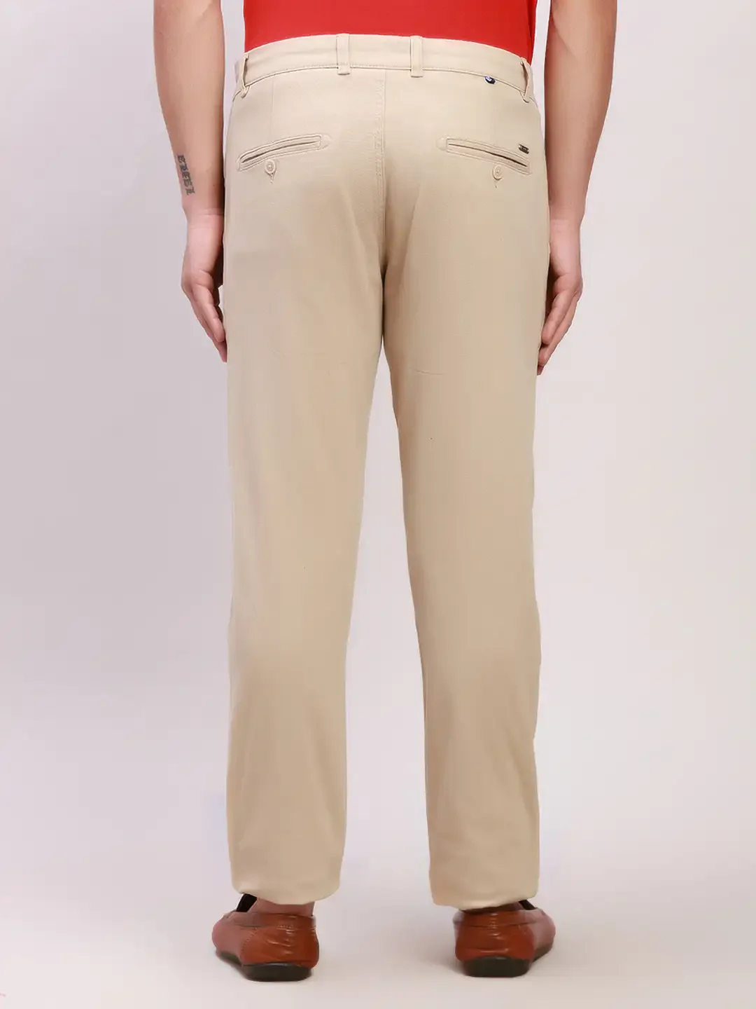 Parx Men Cream Solid Low Rise Tapered Fit Cotton Blend Trouser - Image 4