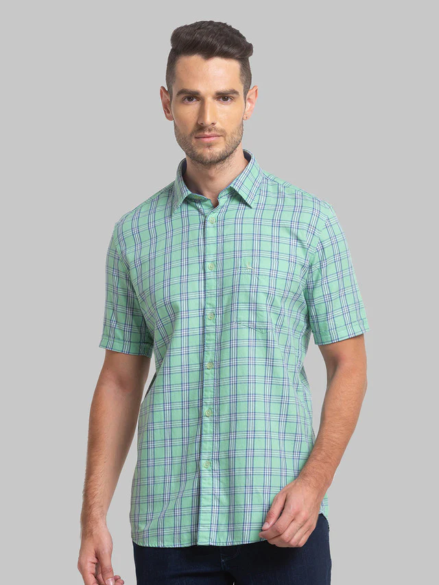 Parx Men Green Checkered Slim Fit Half Sleeve Semi Cut Away Collar Shirt
