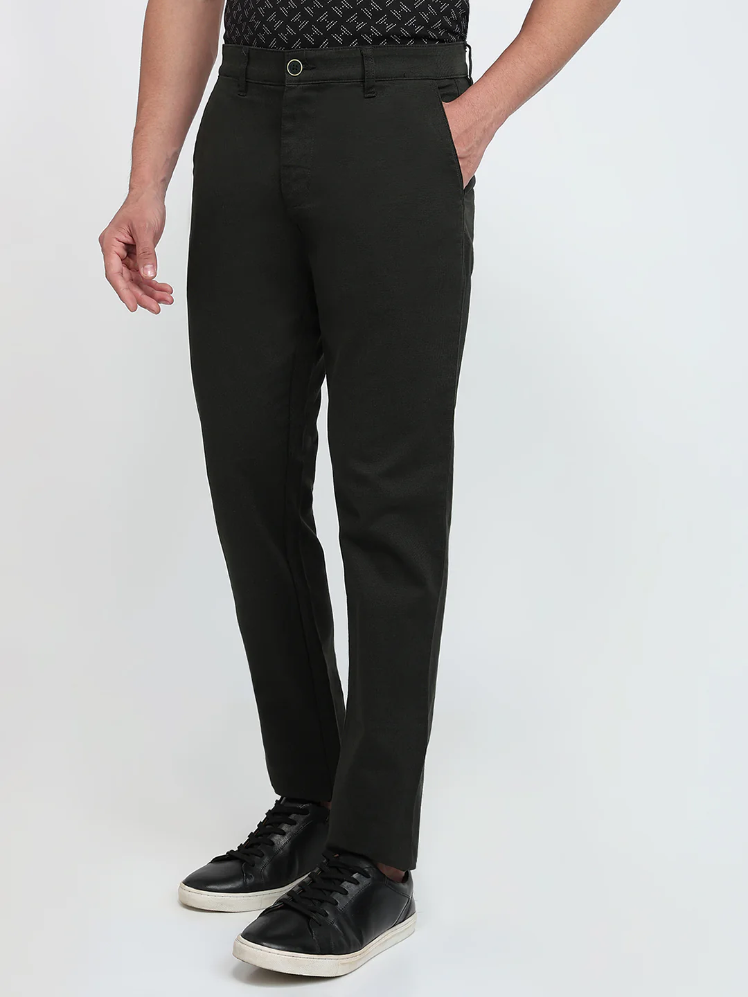 Parx Men Green Dobby Low Rise Tapered Fit Cotton Blend Trouser - Image 2