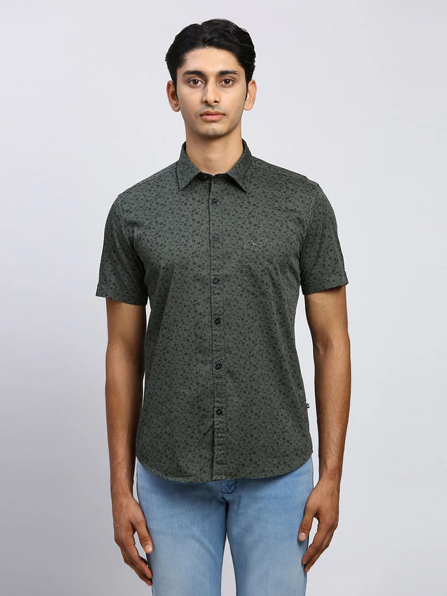 Parx Men Green Printed Slim Fit Half Sleeve Semi Cut Away Collar Shirt